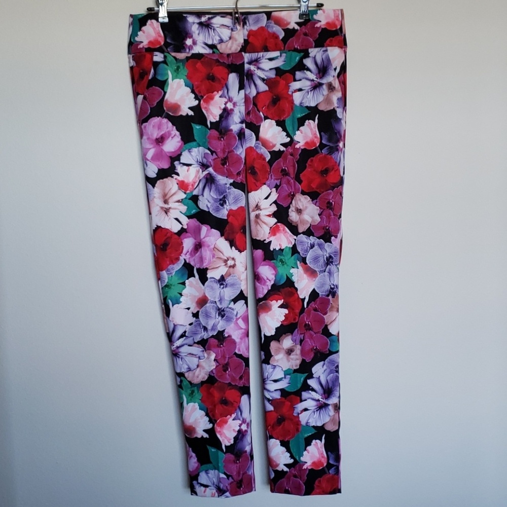 Floral print Trousers Size 7/8